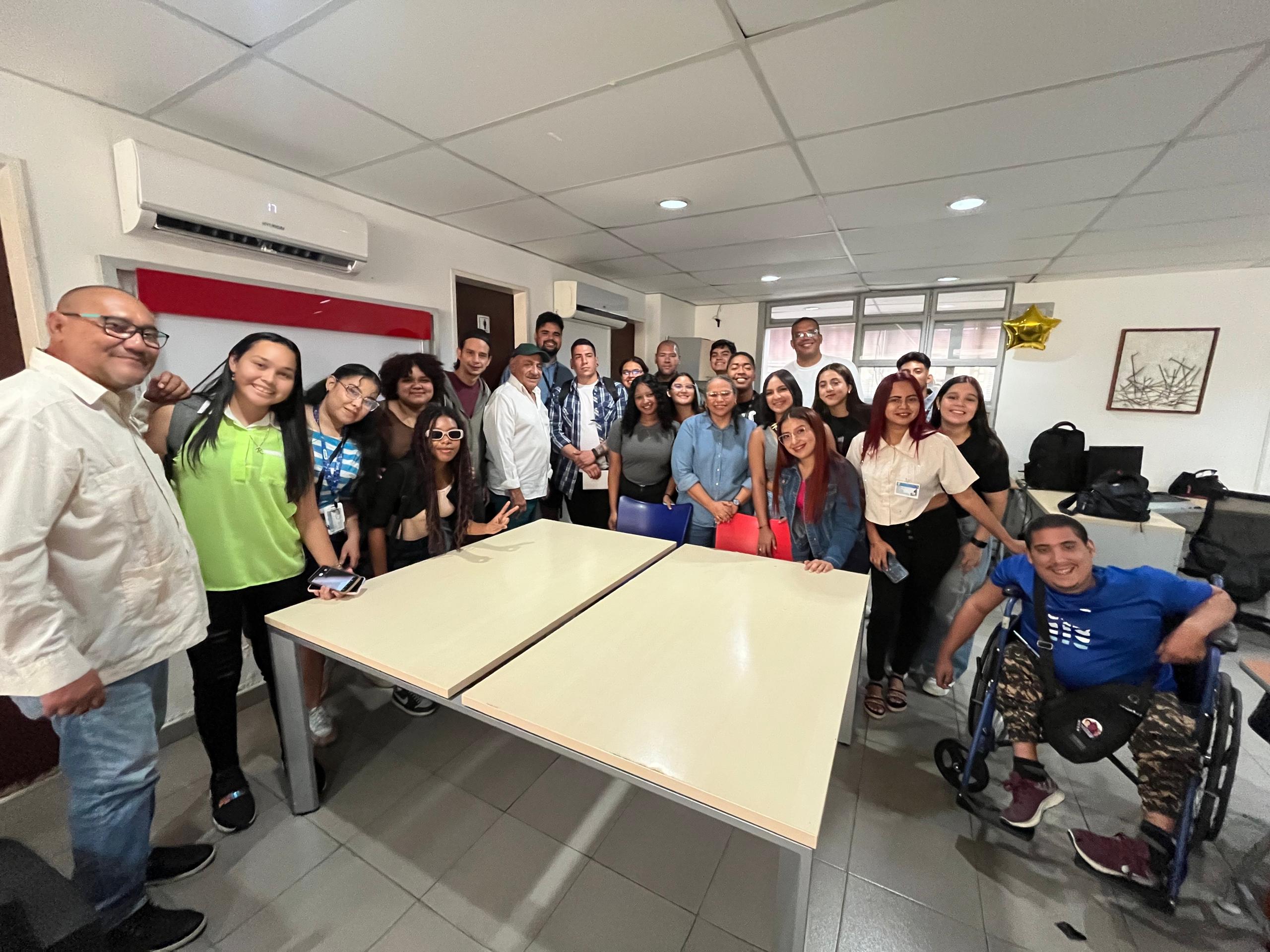 Futuros periodistas que egresarán  de LUZ visitaron Noticia al Día