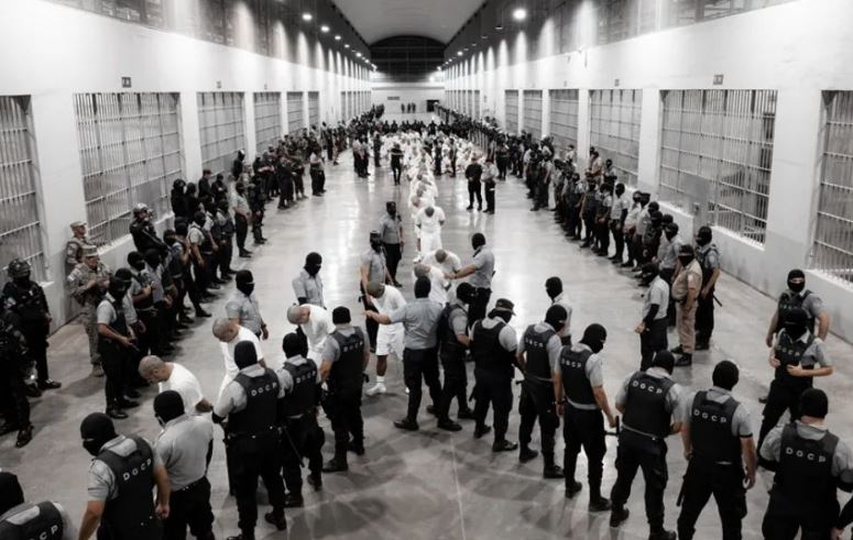 El Salvador enviará a Caracas a detenidos en el Cecot en intercambio por presos de EEUU, informa Tal Cual