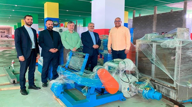 Llega al país material para instalar fábrica de fibra óptica en alianza con Irán