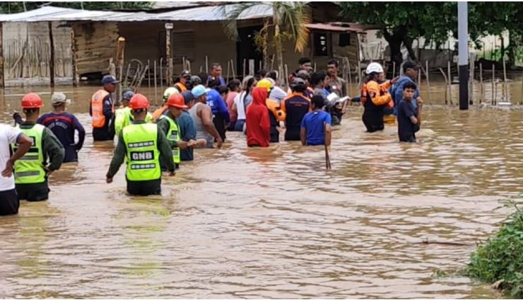Evacuaron a 21 familias afectadas en Yaracuy ante inundaciones por fuertes precipitaciones