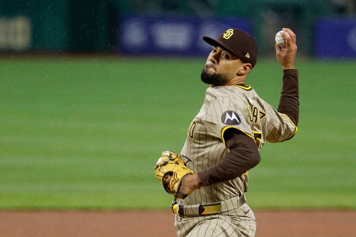 Robert Suárez alcanzó su salvado 34 de la temporada en triunfo de Padres