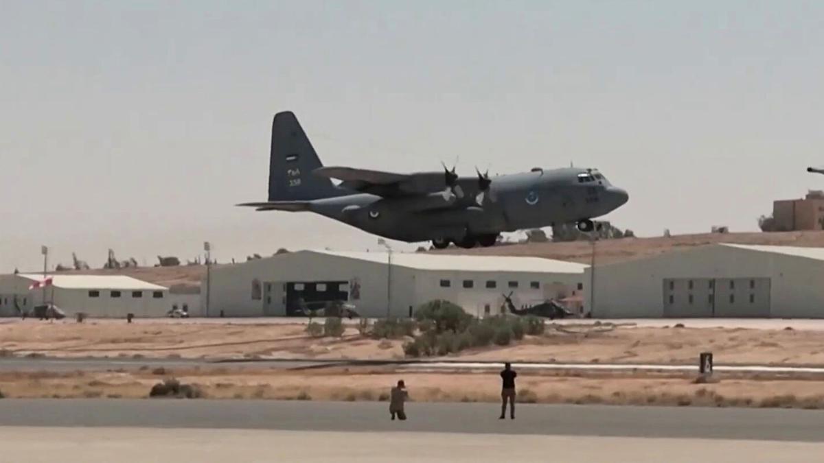 Dos aviones militares de Indonesia descargaron 800 toneladas de ayuda humanitaria desde el aire sobre Gaza