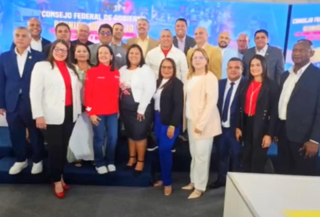 Presidente Nicolás Maduro se reúne con los nuevos alcaldes y gobernadores en Caracas