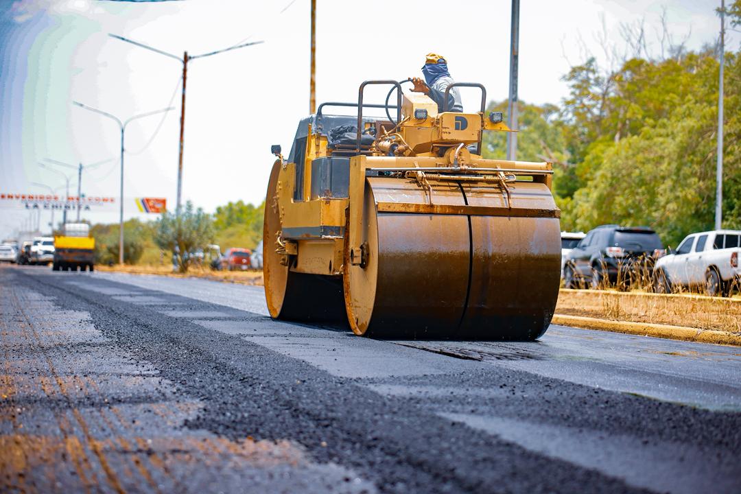 Plan Estadal de Vialidad se extiende al tramo Distribuidor La Chinita-Aeropuerto con 10.000 toneladas de asfalto