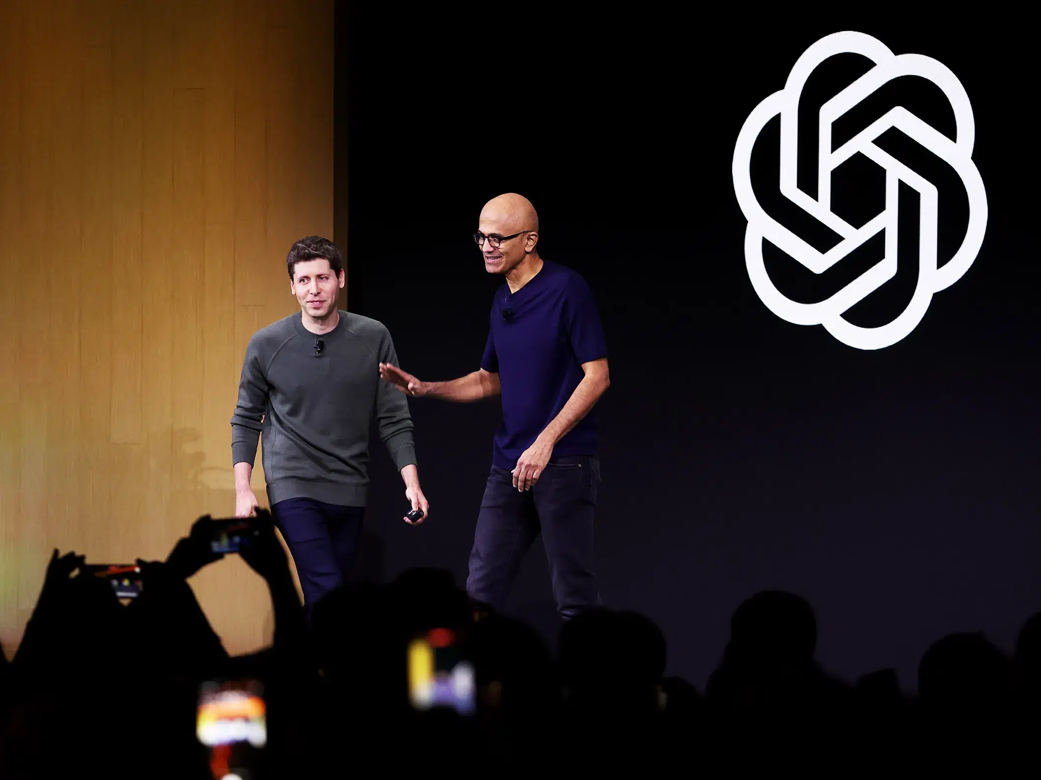Demandan a OpenAI y a Sam Altman por papel de ChatGPT en suicidio de adolescente en EEUU