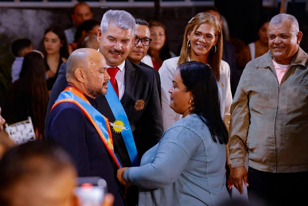 Juramentado Héctor Soto como nuevo alcalde de San Francisco para el período 2025–2029