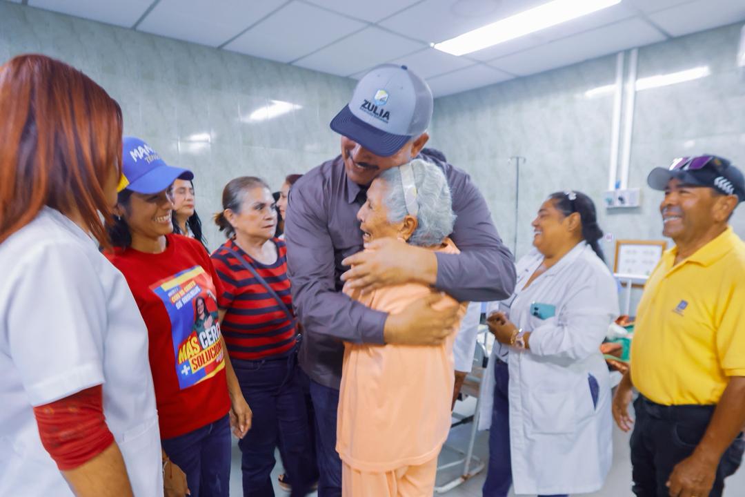 Gobernador Luis Caldera despliega jornada de salud en el municipio Colón