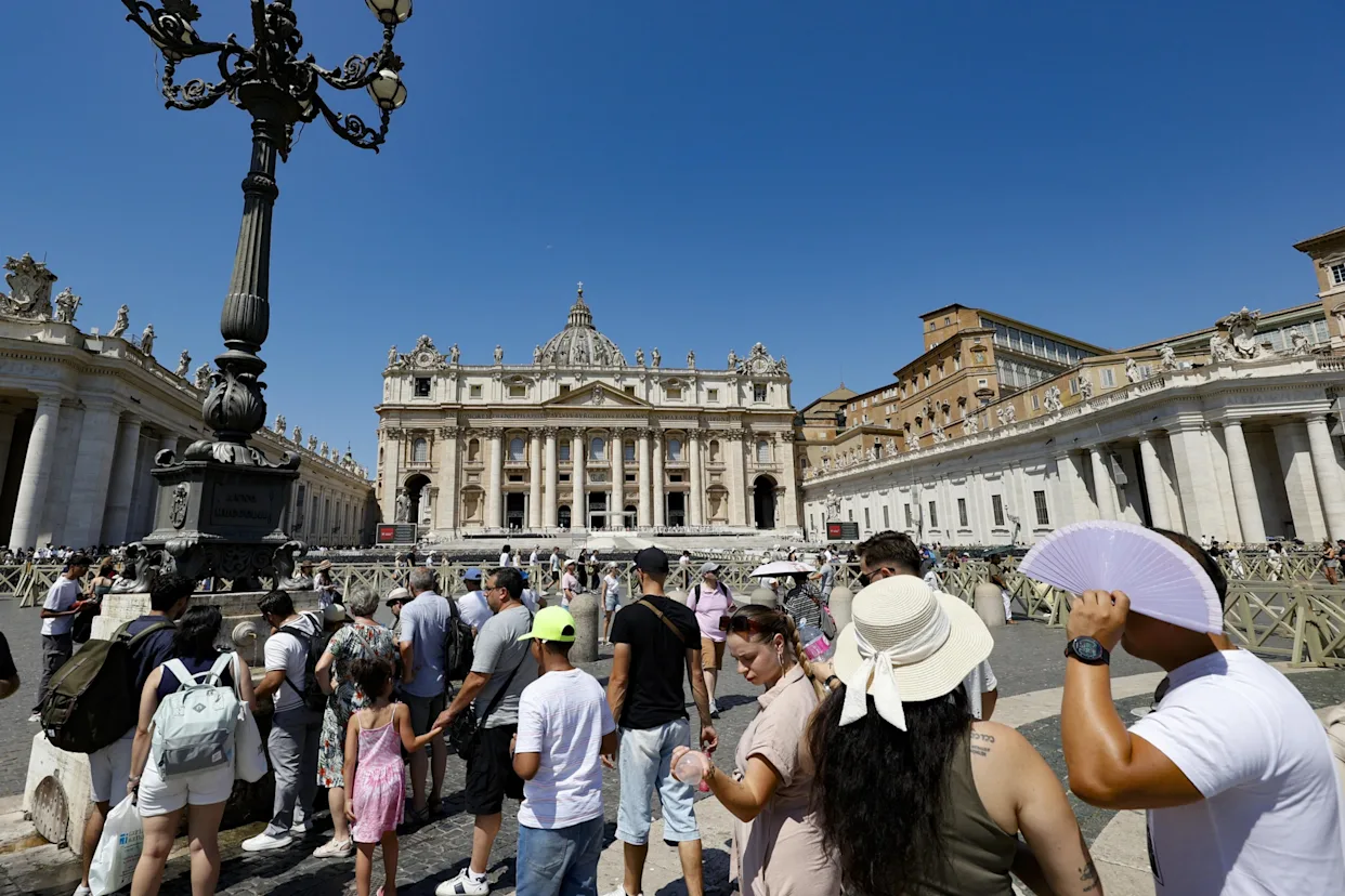 Italia mantiene alerta roja por calor en 16 ciudades: Con temperaturas máximas por encima de los 40 °C