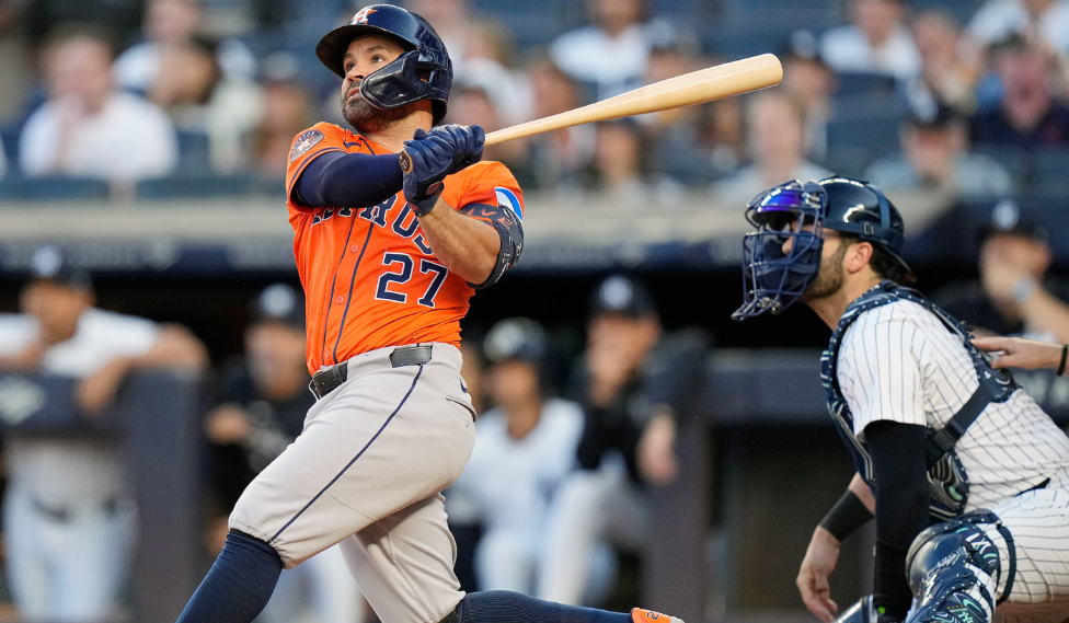 Abucheos en el Yankee Stadium no impidieron el estacazo 20 de José Altuve