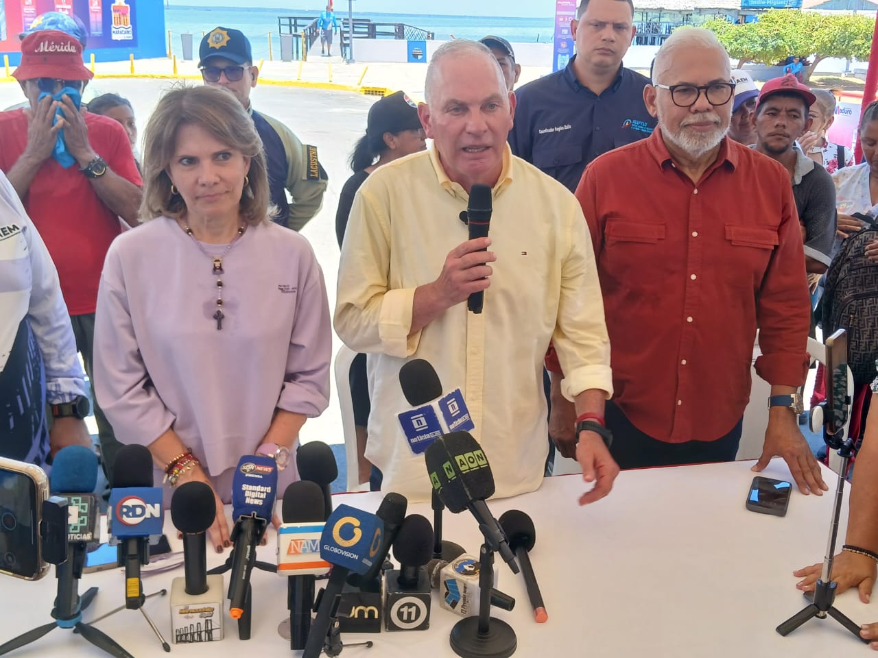 Emprendedores en Maracaibo reciben microcréditos otorgados por el alcalde Di Martino