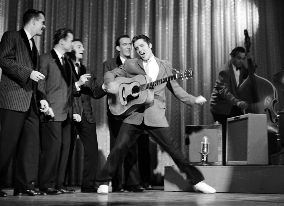 A 47 años de la muerte de Elvis Presley, su legado sigue vigente y cultivando nuevos seguidores