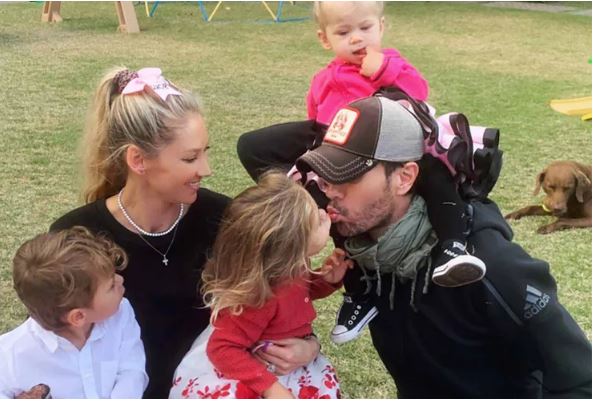 Enrique Iglesias y Anna Kournikova esperan su cuarto hijo