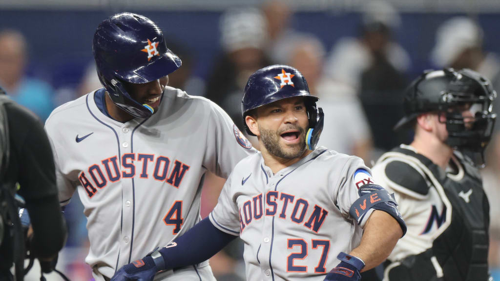 José Altuve disparó el decimonoveno vuelacerca y sigue marcando historia con los Astros