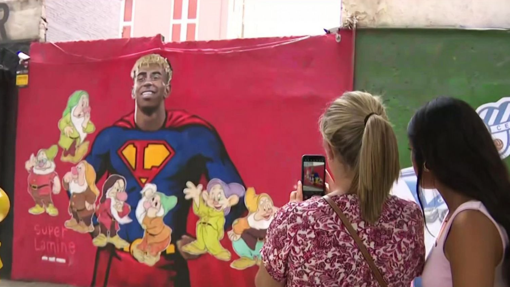 Vandalizan mural de Lamine Yamal con la imagen de los siete enanitos de 