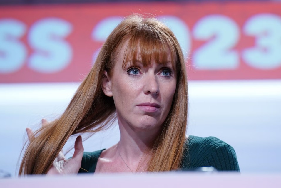 Viceprimera ministra británica renunció por no pagar impuestos