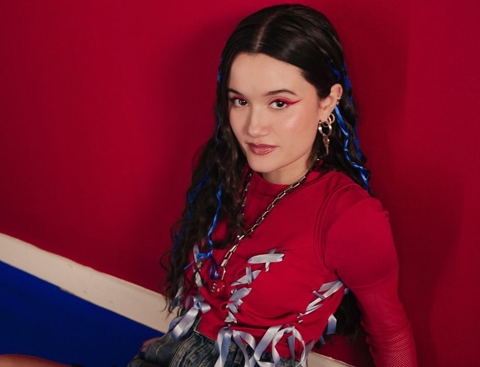 Entre lágrimas la venezolana Joaquina celebra sus cuatro nominaciones en los Latin Grammy