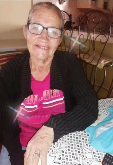 Ella es Marlene la fundadora del mercado a ambos lados de La Principal de Cuatricentenario