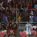 Aficionados a la espera del juego Venezuela vs. Argentina
