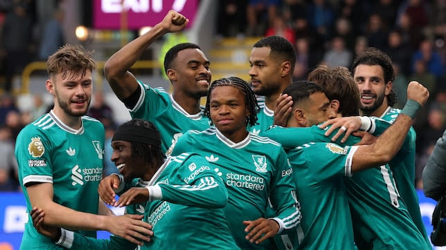 Liverpool venció por la mínima al Burnley y es líder de la Premier League