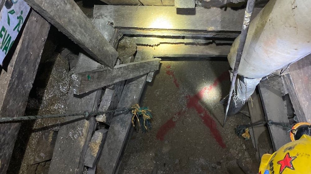 Al menos 25 mineros atrapados en derrumbe de mina en Colombia