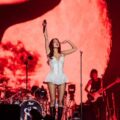 Olivia Rodrigo sorprende con covers de The Cure y anuncia nuevo álbum de estudio en el festival de Glastonbury