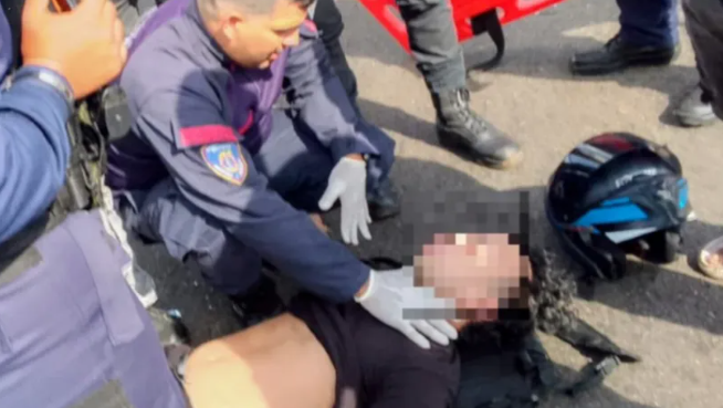 Herido motorizado al ser impactado por un vehículo en La Limpia