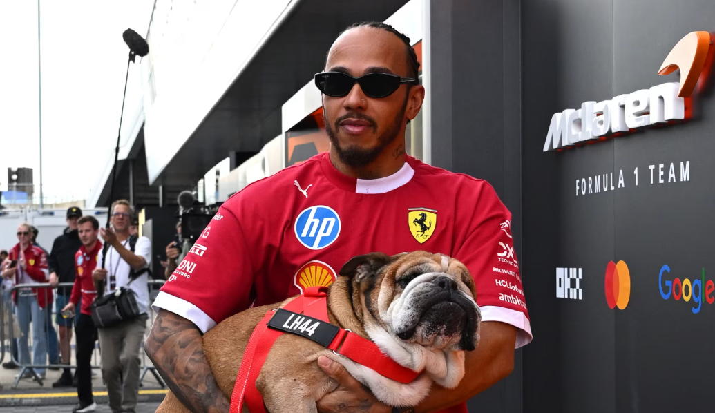 Lewis Hamilton despide a Roscoe, su fiel compañero canino