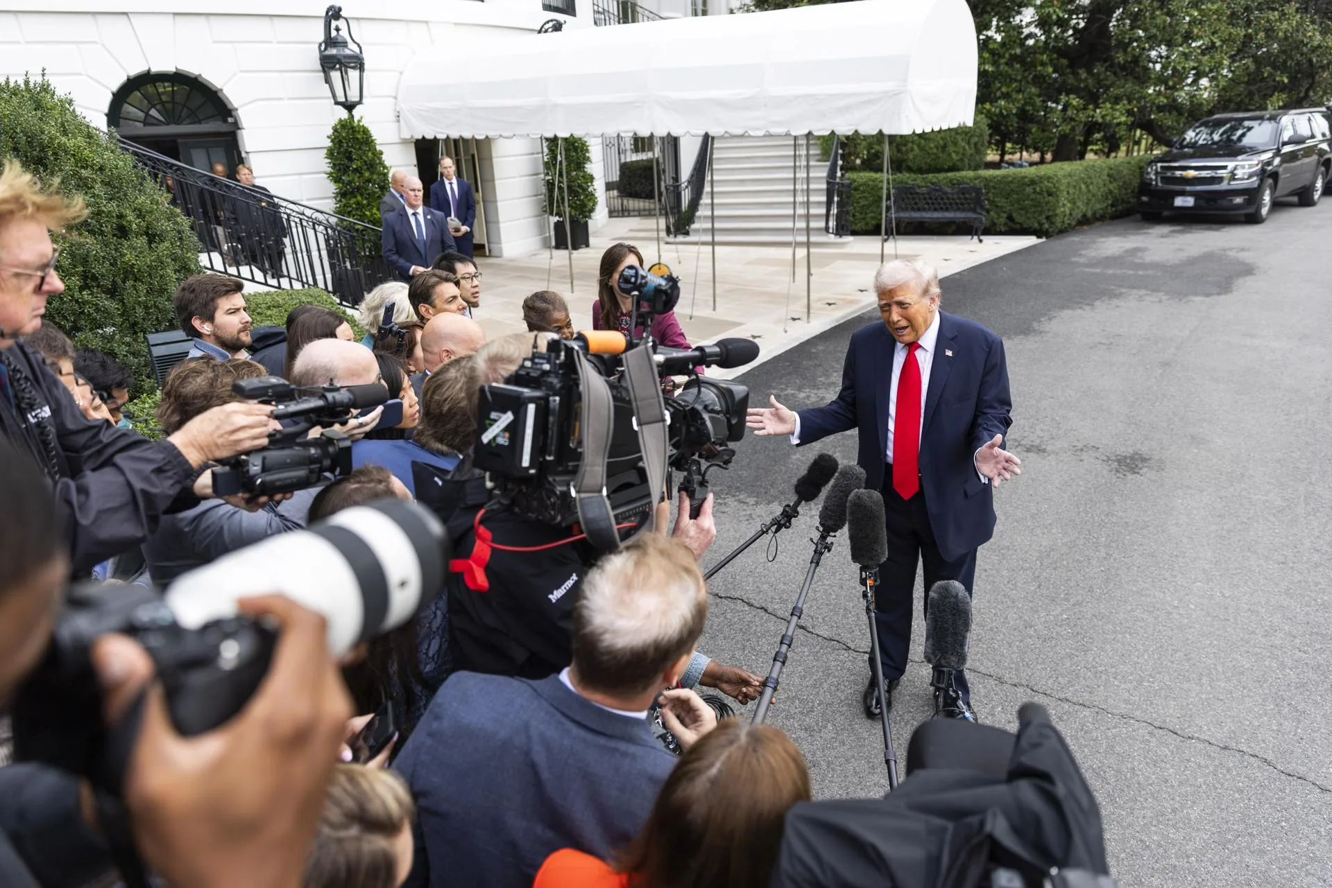 Trump aclaró que EEUU atacó tres embarcaciones con drogas en el mar Caribe
