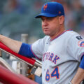 Carlos Mendoza seguirá como mánager de los Mets en la temporada 2026