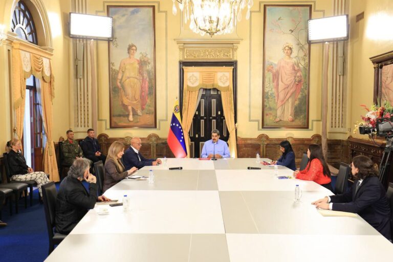 Presidente Maduro evalúa declarar «estado de conmoción exterior» ante «agresiones» de EE.UU.