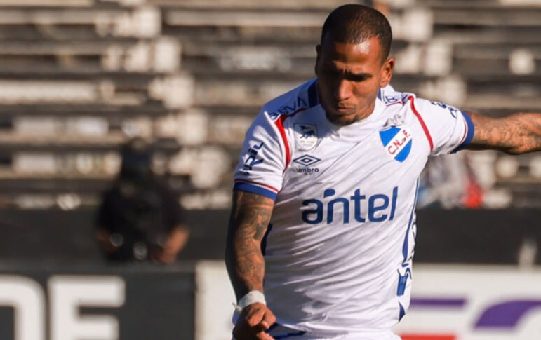 Comentarista uruguayo es cuestionado por comentario hacia Rómulo Otero