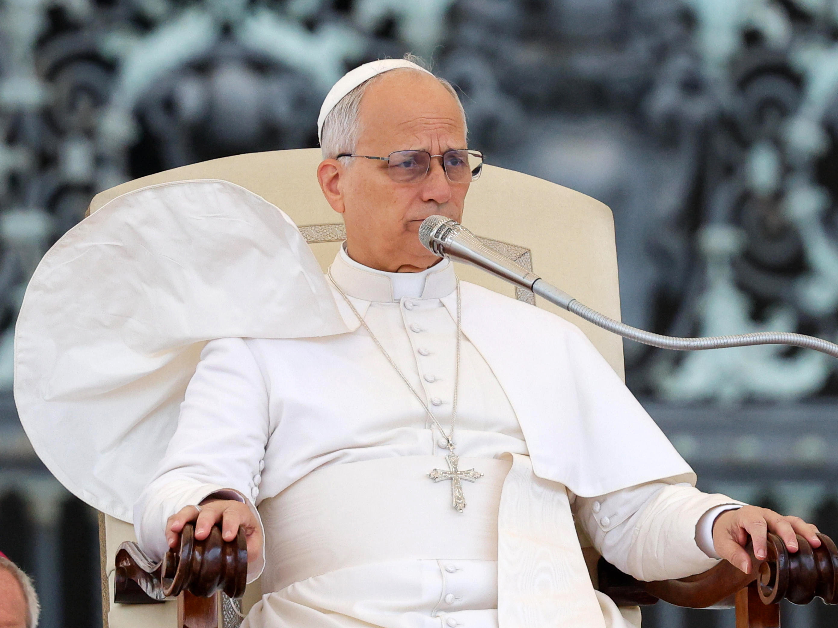 Papa León XIV invita a los fieles rezar el rosario todo el mes de octubre por la paz