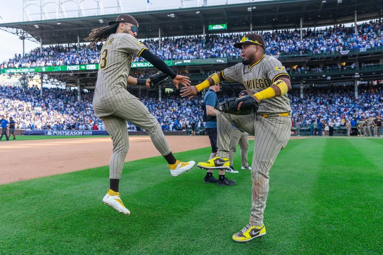 Padres blanquea para nivelar la Serie de Comodín ante Cachorros