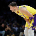 Luka Doncic se perderá al menos una semana por esguince en un dedo