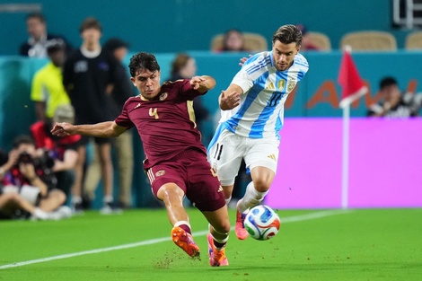 La Vinotinto cayó ante Argentina en el debut de Vizcarrondo como entrenador interino
