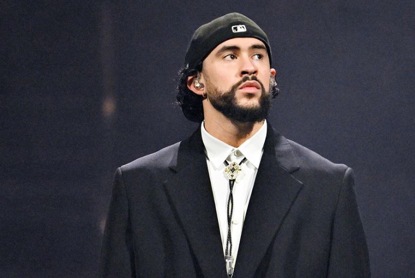 La advertencia de  la Secretaria de Seguridad de EEUU a la NFL por elegir a Bad Bunny para el Super Bowl: 