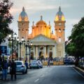 Con banderines blancos y celestes que ondearán alrededor de la Basílica de Chiquinquirá se  anunciará que la Parroquia está de fiesta