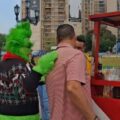 Desde el polo norte a la tierra del sol amado: Sujeto disfrazado de 