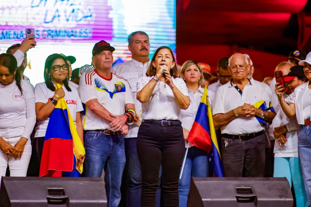 Pueblo zuliano muestra su amor por la Patria en concentración por la paz y la vida