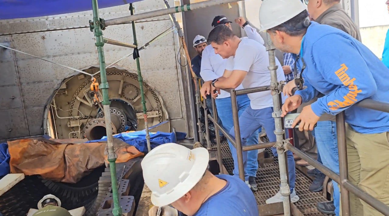 Ministro inspeccionó trabajos de mantenimiento en Termozulia
