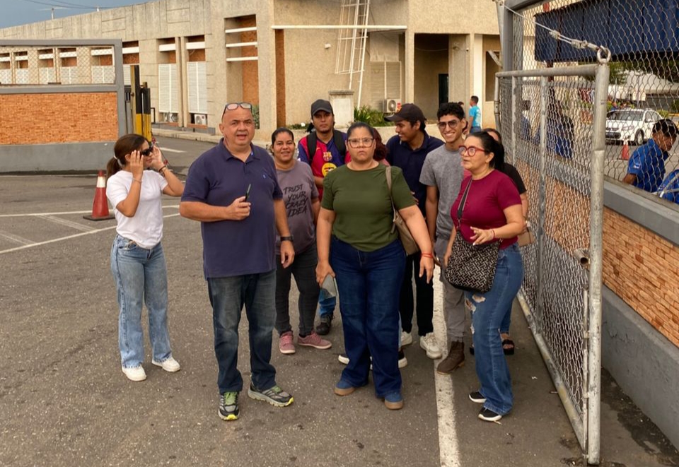 Habitantes de la Av. La Limpia denuncian falta de electricidad desde hace dos meses
