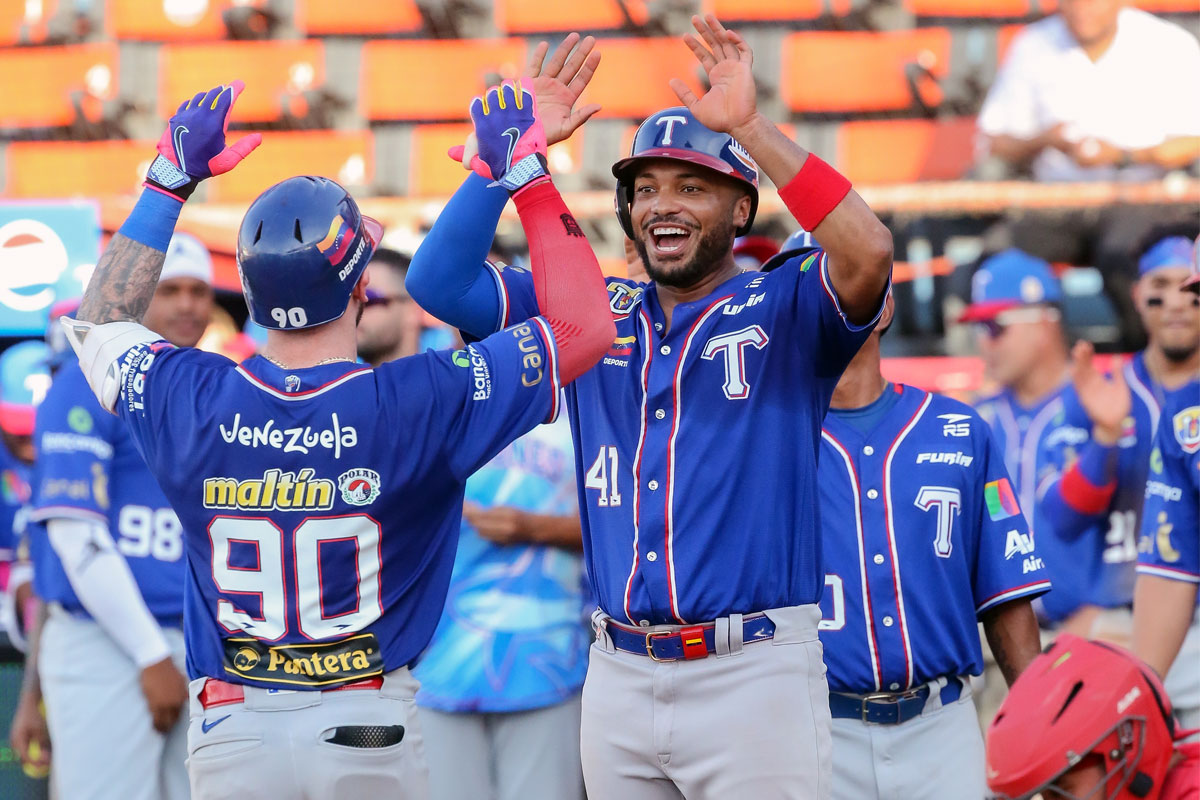 Tiburones apabulló a Cardenales en Barquisimeto