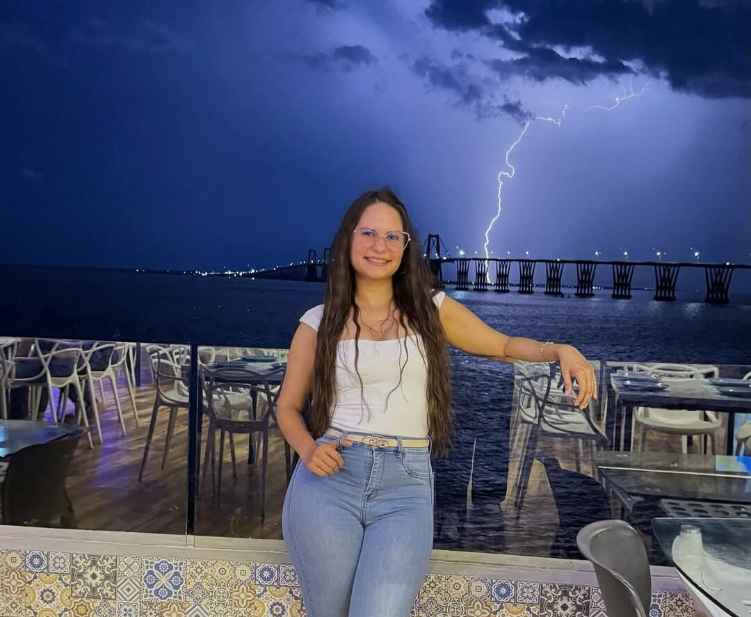 La noche en que el trueno posó para el Lago