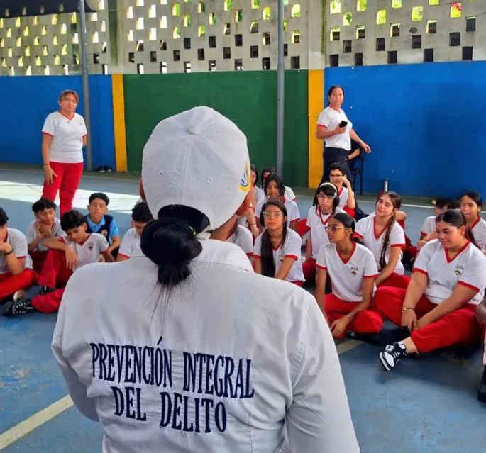 CICPC realizó charla en una institución educativa de Maracaibo para orientar al uso correcto de las redes sociales
