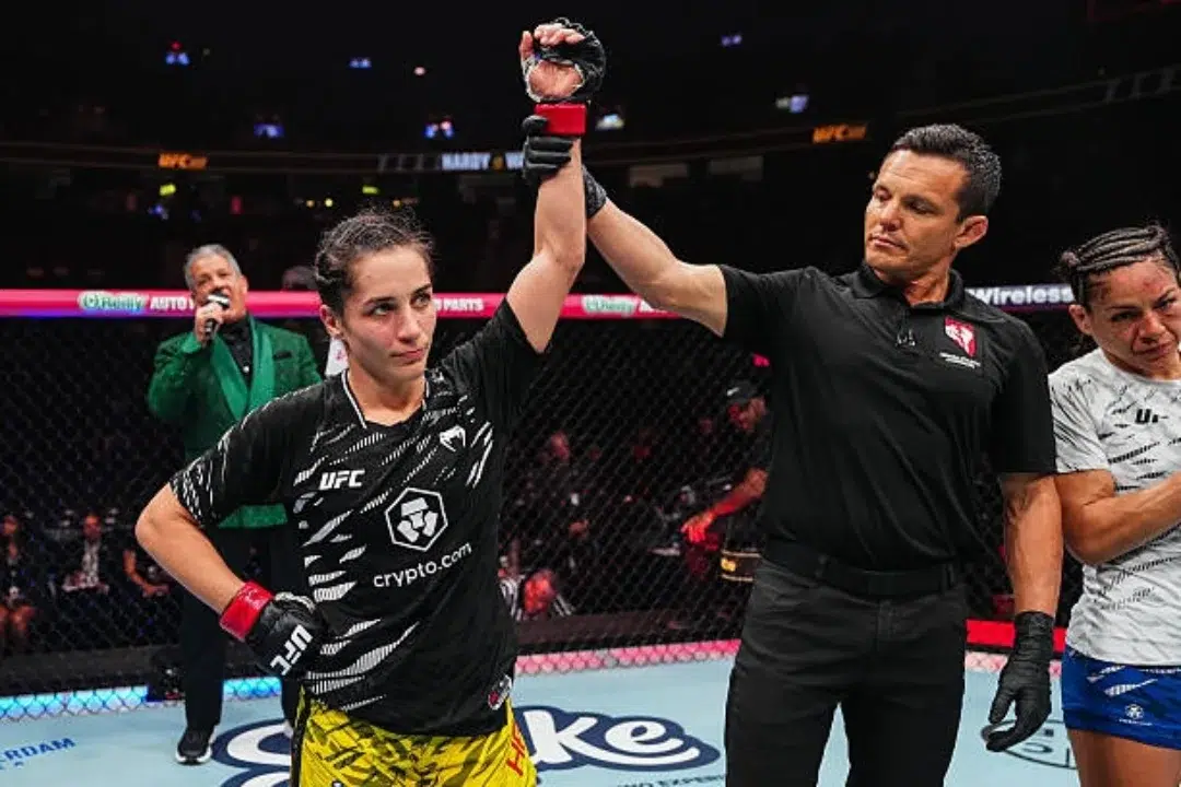 La venezolana Verónica Hardy triunfa por decisión unánime en el UFC 320