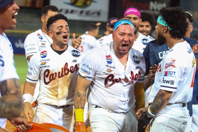 Caribes dejó en el terreno a Leones y extendió su racha