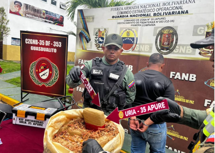 Detenido hombre por ocultar marihuana en un saco de alimento para animales en Apure