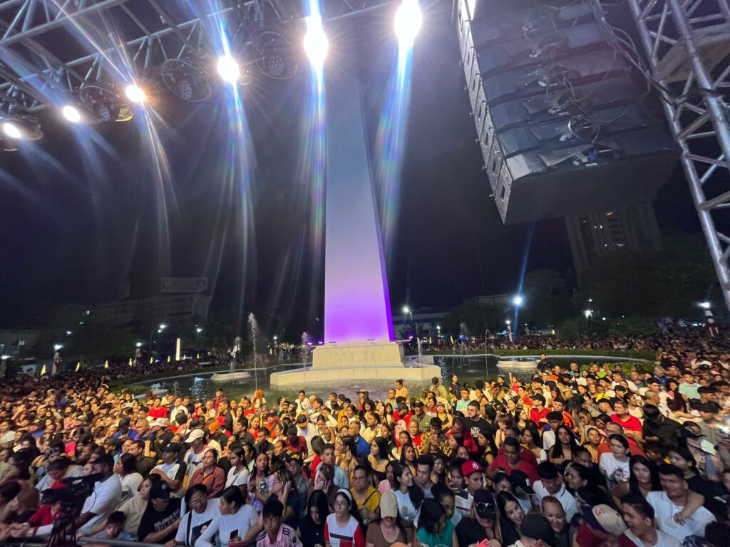 Inicia la Navidad en el Zulia con una multitudinaria celebración en la Plaza de la República de Maracaibo