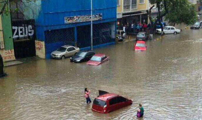 Una fallecida y una vivienda colapsada dejaron las precipitaciones en Caracas