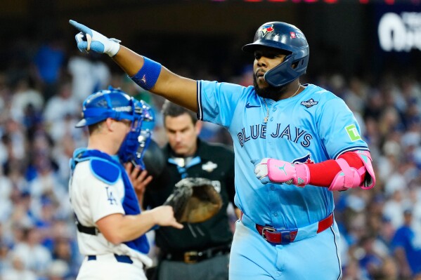 Azulejos se impone ante Dodgers y nivela la Serie Mundial